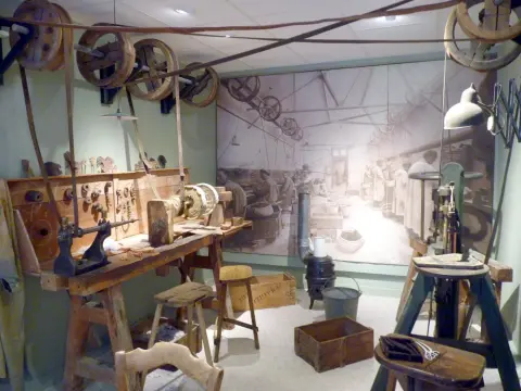 Musée du peigne et de la plasturgie